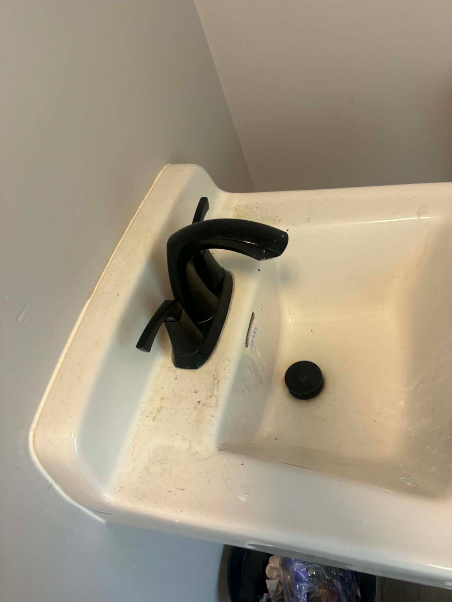 Bathroom sink before cleaning